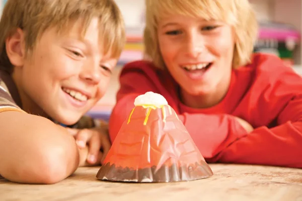 Australian Geographic 8+ Years | Educational-4M: KidzLabs: Volcano Making Kit